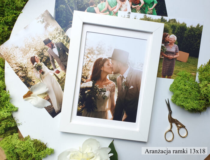 ramka na zdjęcie biała z passe partout szkło plecki zawieszka stopka nóżka